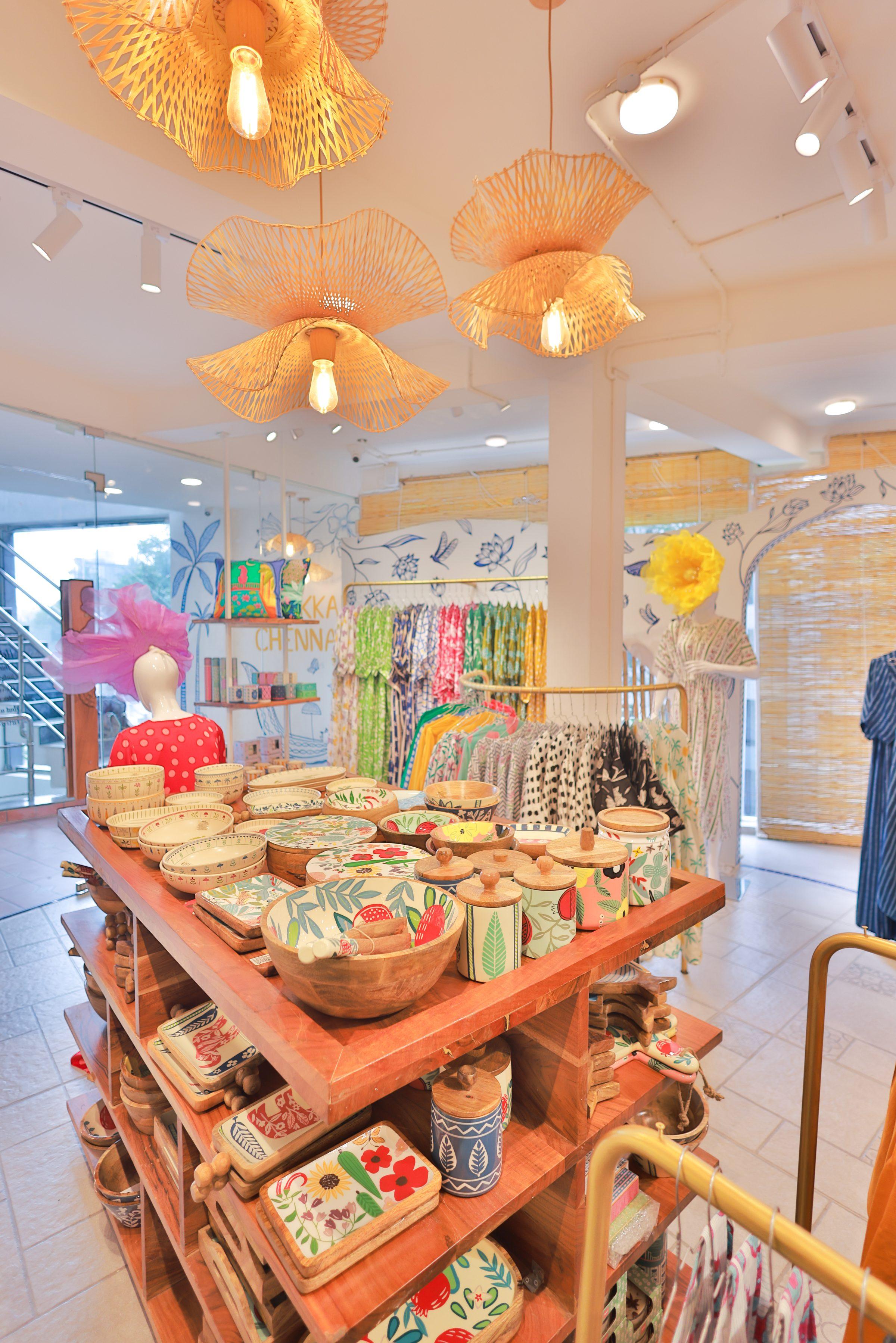 Pinklay, Khader Nawaz Khan Road, Chennai, retail interior by Pencil Studio (2)