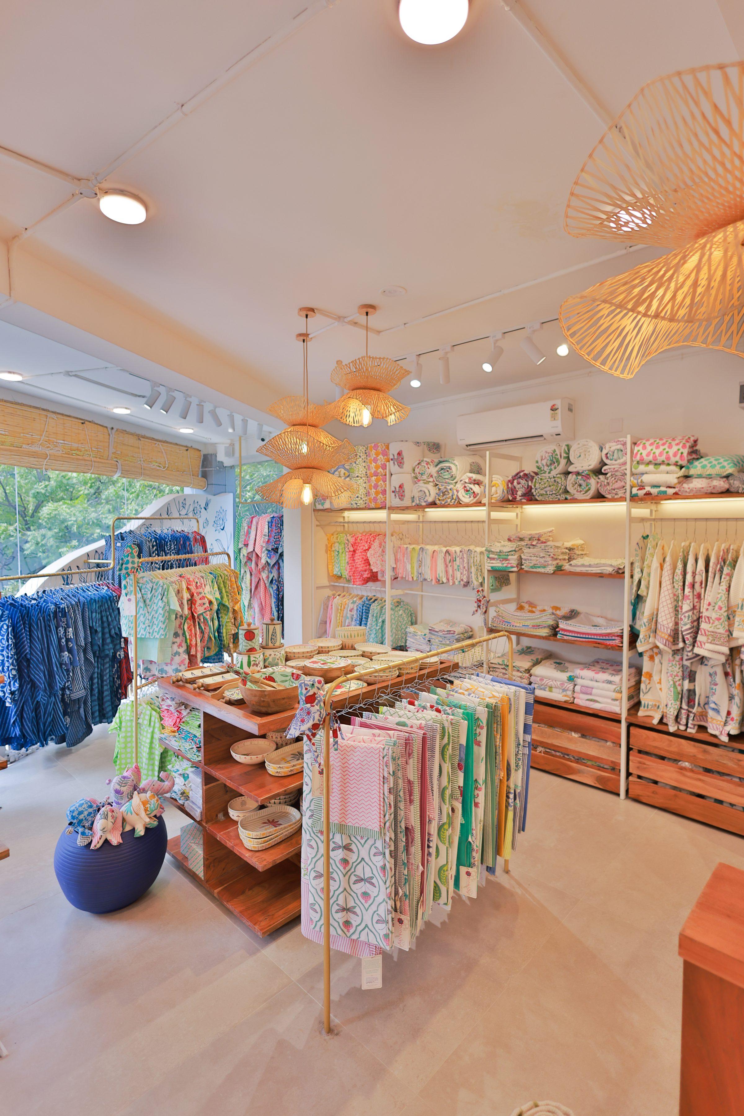 Pinklay, Khader Nawaz Khan Road, Chennai, retail interior by Pencil Studio (5)